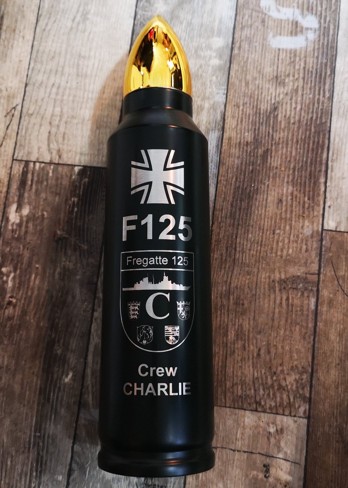 F125 Besatzung CHARLIE Thermoskanne 1 Liter mit Wappen und Namen der Einheit