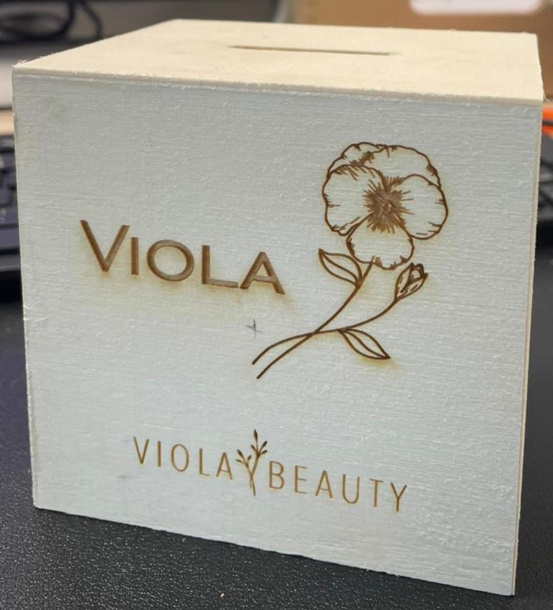 Viola Beauty -  Spardose aus Holz mit Lasergravur